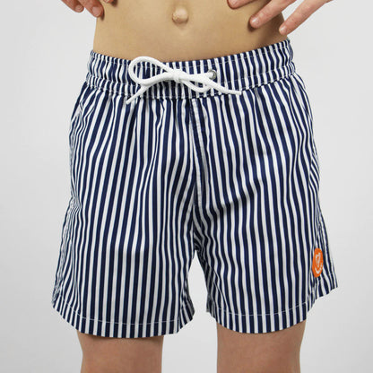 Short-de-bain-enfant-raye-bleu-marine-broderie-homard-face-zoom